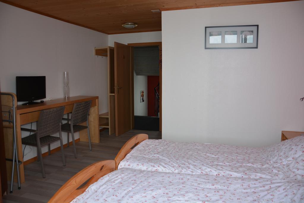 Hotel Restaurant Walliser Sonne Reckingen Habitación foto