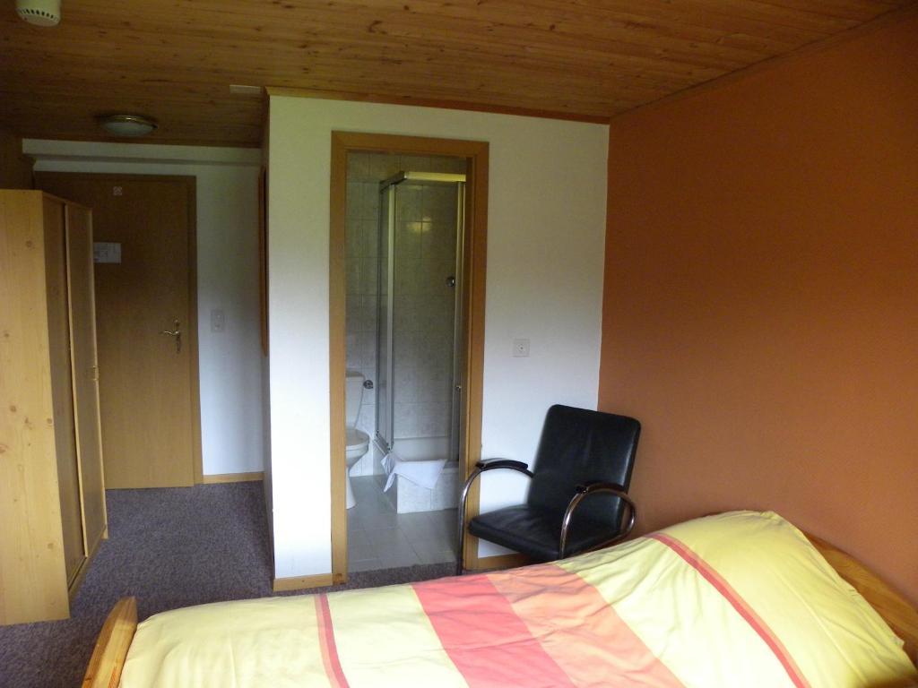 Hotel Restaurant Walliser Sonne Reckingen Habitación foto