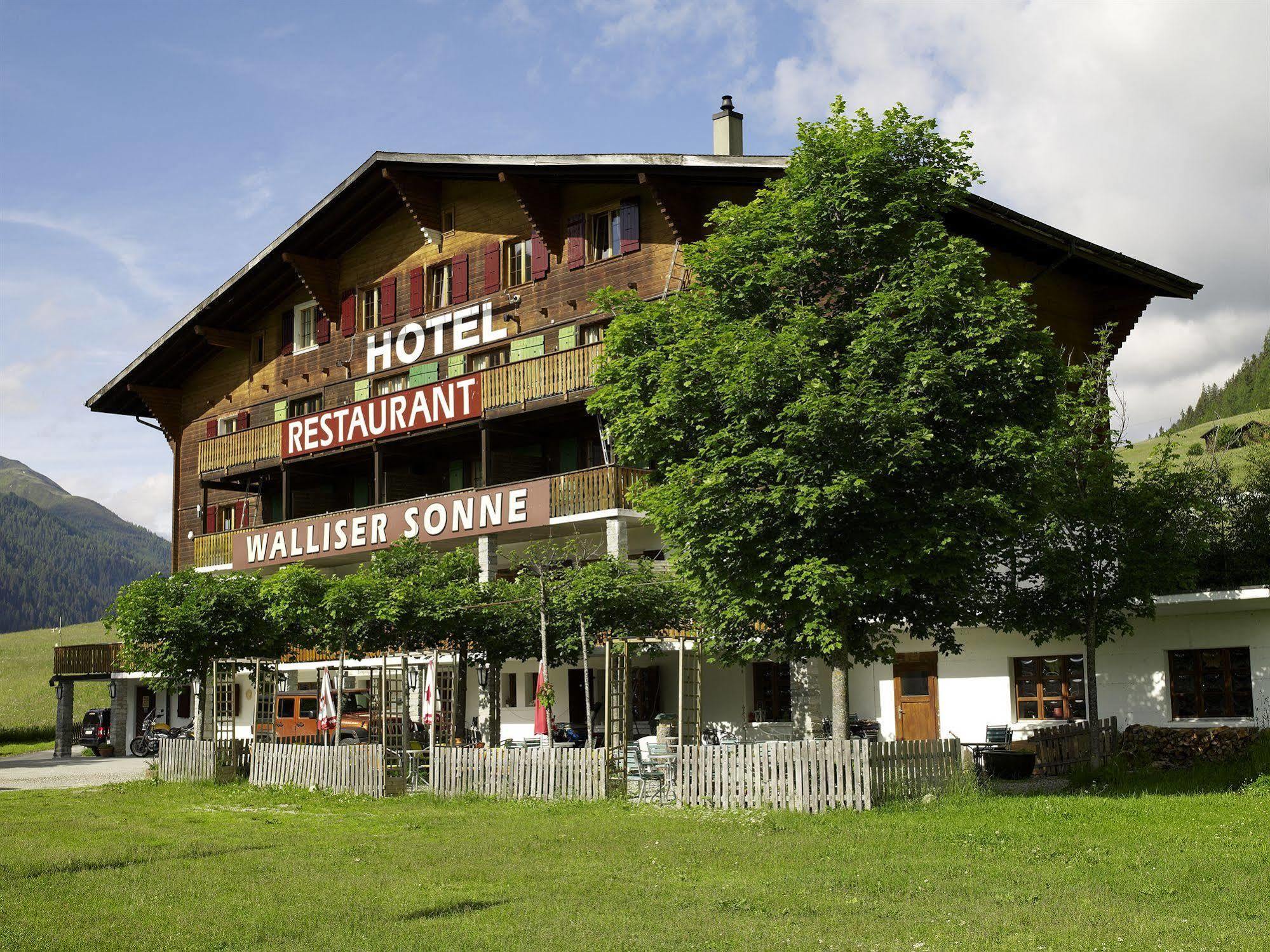 Hotel Restaurant Walliser Sonne Reckingen Exterior foto